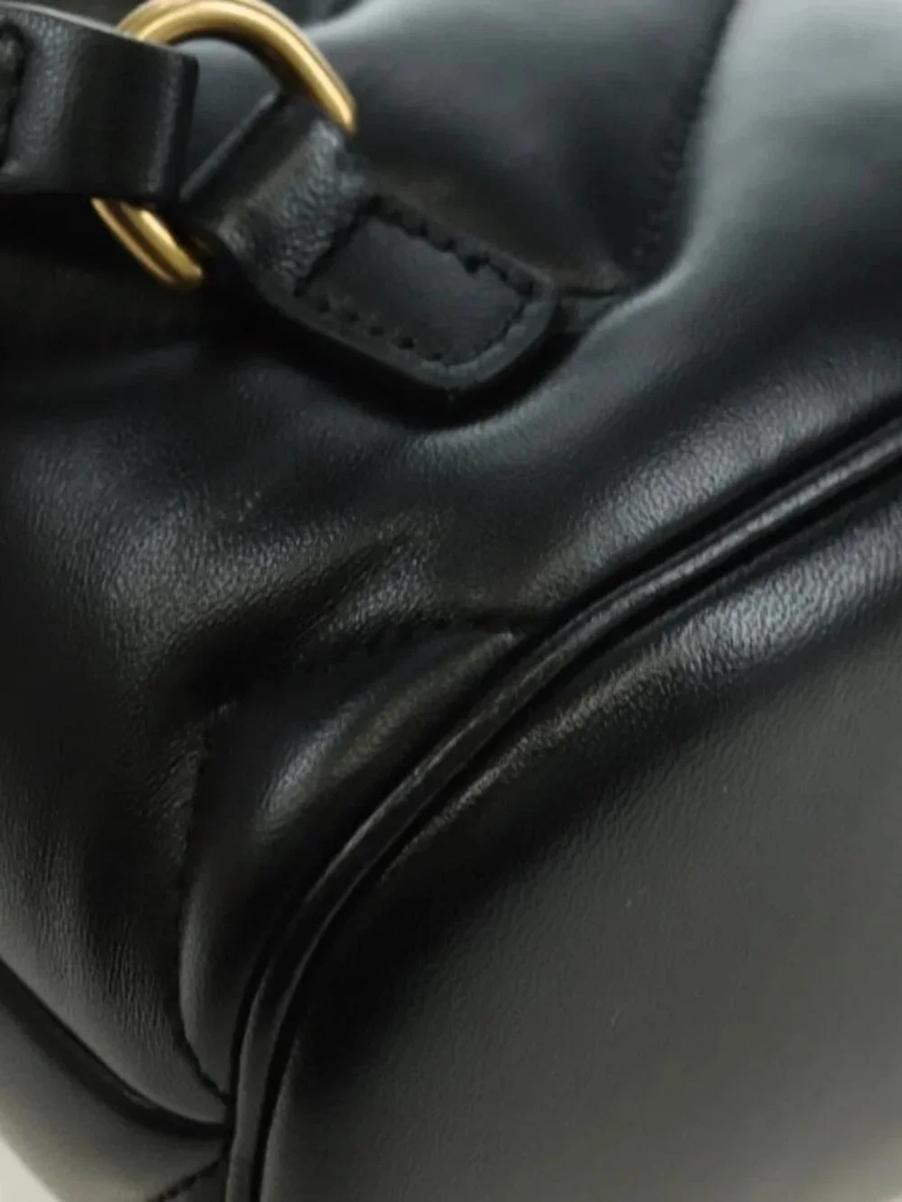 Gucci brand	gucci color	black
